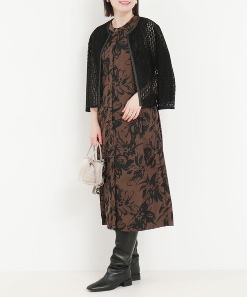 MICO COULIER(ミコクリエ)の「ビックフラワープリントワンピース(ワンピース・レディース・ホワイト系その他4/ベージュ系その他3/ブラック系その他3・38)」の5枚目の写真