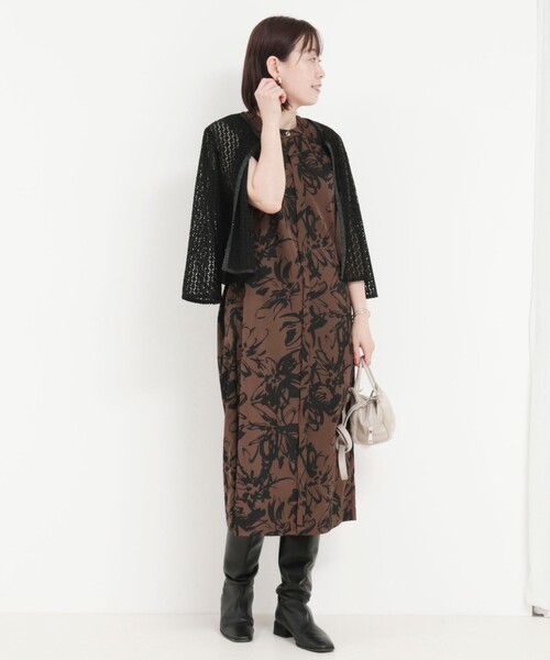 MICO COULIER(ミコクリエ)の「ビックフラワープリントワンピース(ワンピース・レディース・ホワイト系その他4/ベージュ系その他3/ブラック系その他3・38)」の6枚目の写真