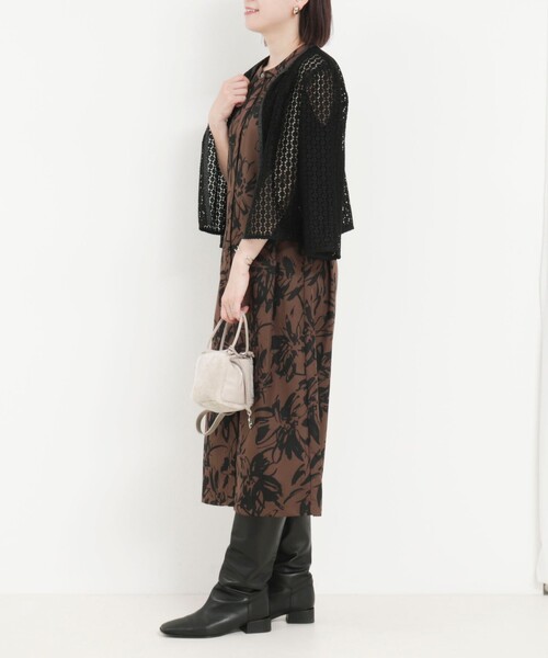 MICO COULIER(ミコクリエ)の「ビックフラワープリントワンピース(ワンピース・レディース・ホワイト系その他4/ベージュ系その他3/ブラック系その他3・38)」の8枚目の写真