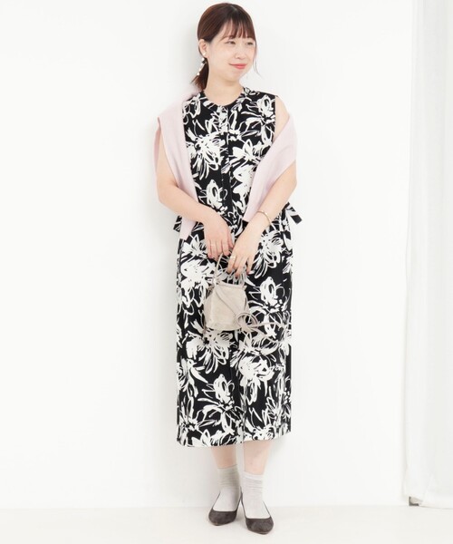MICO COULIER(ミコクリエ)の「ビックフラワープリントワンピース(ワンピース・レディース・ホワイト系その他4/ベージュ系その他3/ブラック系その他3・38)」の10枚目の写真