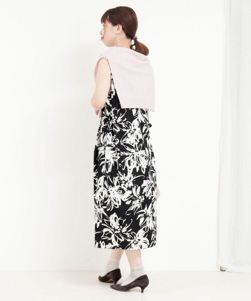 MICO COULIER(ミコクリエ)の「ビックフラワープリントワンピース(ワンピース・レディース・ホワイト系その他4/ベージュ系その他3/ブラック系その他3・38)」の14枚目の写真