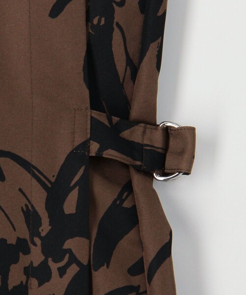 MICO COULIER(ミコクリエ)の「ビックフラワープリントワンピース(ワンピース・レディース・ホワイト系その他4/ベージュ系その他3/ブラック系その他3・38)」の18枚目の写真