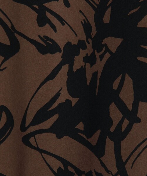 MICO COULIER(ミコクリエ)の「ビックフラワープリントワンピース(ワンピース・レディース・ホワイト系その他4/ベージュ系その他3/ブラック系その他3・38)」の19枚目の写真