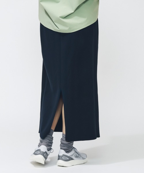 NEW BALANCE(ニューバランス)の「【別注】ニューバランス New Balance THE CITY シューパッチニットスカート 限定コラボ(スカート・レディース・ネイビー/ホワイト・M/L)」の11枚目の写真