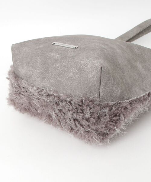 PRANK PROJECT（プランクプロジェクト）の「フェイクファートートバッグ / Faux Fur Tote Bag（トートバッグ・レディース・グレー/ブラック/アイボリー・FREE）」の5枚目の写真
