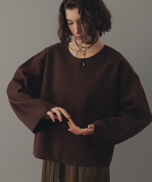 ADAM ET ROPE'(アダムエロペ)の「【サステナブル】Airneeプルオーバー(Tシャツ/カットソー・レディース・ベージュ/ダークブラウン・FREE)」の1枚目の写真