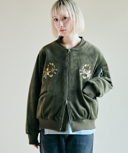 rehacer（レアセル）の「rehacer : Little Tiger SKA-1 / リトルタイガー SKA-1（MA-1・レディース・カーキ/ワイン・SMALL/MEDIUM）」の3枚目の写真