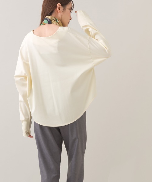 OMNES(オムネス)の「【BEAUTIFUL FRIDAY】Vネックプルオーバー(Tシャツ/カットソー・レディース・ブラック/ホワイト・MEDIUM/LARGE)」の4枚目の写真