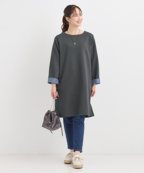 SHOO・LA・RUE(シューラルー)の「身体のラインをきれいにカバー Aラインチュニックワンピース(チュニック・レディース・ネイビー/モスグリーン/スミクロ・01/04/03/02)」の16枚目の写真