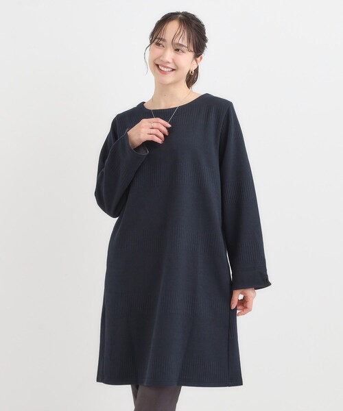 SHOO・LA・RUE(シューラルー)の「身体のラインをきれいにカバー Aラインチュニックワンピース(チュニック・レディース・ネイビー/モスグリーン/スミクロ・01/04/03/02)」の18枚目の写真