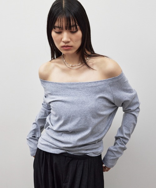 HANNE（アン）の「オフショルダーロンTEE（Tシャツ/カットソー・レディース・ホワイト/グレー/ブラック・FREE）」の3枚目の写真