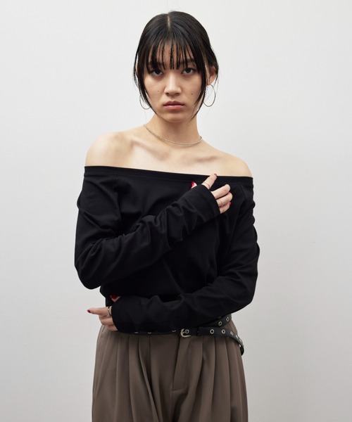 HANNE（アン）の「オフショルダーロンTEE（Tシャツ/カットソー・レディース・ホワイト/グレー/ブラック・FREE）」の4枚目の写真