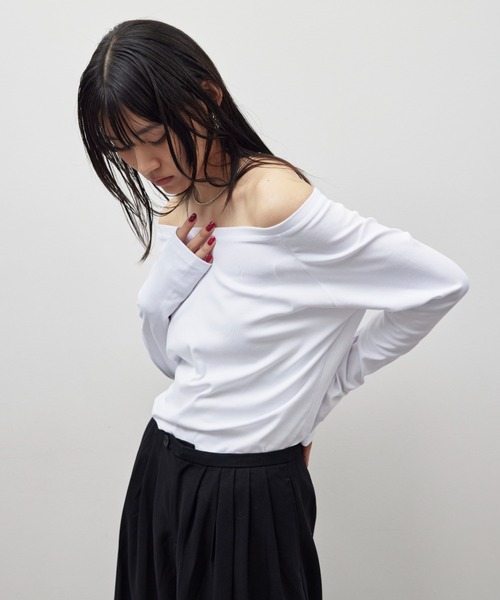 HANNE（アン）の「オフショルダーロンTEE（Tシャツ/カットソー・レディース・ホワイト/グレー/ブラック・FREE）」の11枚目の写真