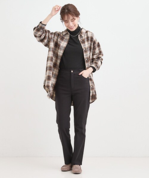 SHOO・LA・RUE(シューラルー)の「【S-LL】優しくフィット ハイパーストレートパンツ(その他パンツ・レディース・ブラック/カーキ/ブルー・04/03/02/01)」の16枚目の写真