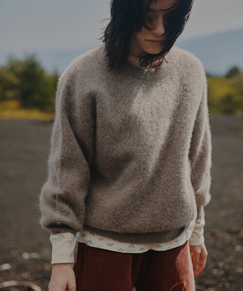 Freada(フリーダ)の「Freada/フリーダ フラッフィーニット プルオーバー(ニット/セーター・レディース・レッド/ライトグレー/ブラウン・ONE SIZE)」の2枚目の写真