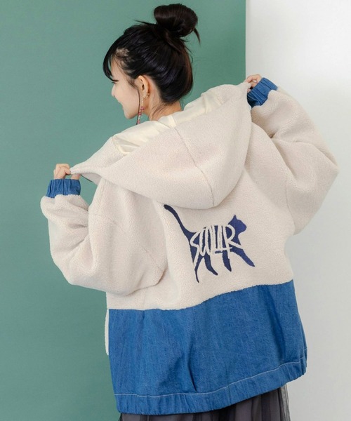 ScoLar ネコ刺繍ボア×デニム異素材切替ブルゾン　ベージュ(ブルー) ネコ刺繍ボア×デニム異素材切替ブルゾン[品番：SRSW0000306]｜ScoLar