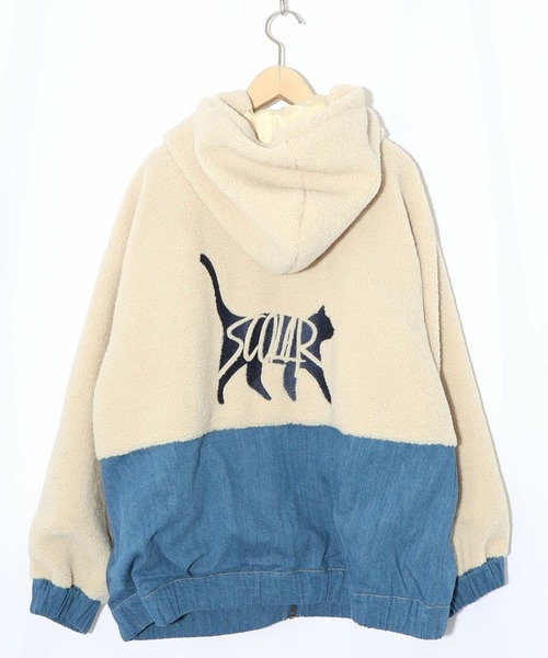 ScoLar ネコ刺繍ボア×デニム異素材切替ブルゾン　ベージュ(ブルー) ScoLar（スカラー）の「ScoLar(スカラー) ネコ刺繍ボア×デニム異素材