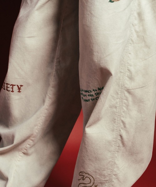 Subciety(サブサエティ)の「Memorial corduroy pants(その他パンツ・メンズ・オフホワイト/ブラック・MEDIUM/LARGE/X-LARGE/SMALL)」の10枚目の写真