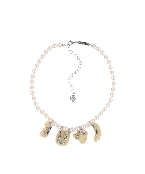 YVMIN(イヴミン)の「LOVE BEAR PEARL NECKLACE(ネックレス・メンズ・ライトブラウン・OS)」の2枚目の写真