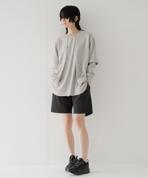 RYU（リュー）の「vintage-style open-front top（Tシャツ/カットソー・メンズ・グレイッシュベージュ/チャコール・2/4）」の8枚目の写真