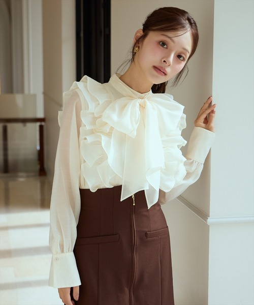AND COUTURE（アンドクチュール）の「ボウタイフリルシアーブラウス（シャツ/ブラウス・レディース・ピンク/ブルー/アイボリー・FREE）」の5枚目の写真
