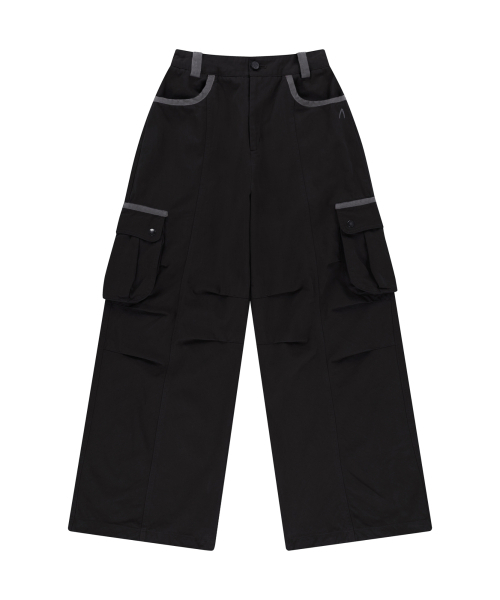 AAKAM（アーカム）の「Knee Pin-tuck Contrast Cargo Pants (Black)（その他パンツ・レディース・その他・1/2）」の2枚目の写真
