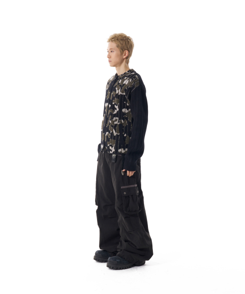 AAKAM（アーカム）の「Knee Pin-tuck Contrast Cargo Pants (Black)（その他パンツ・レディース・その他・1/2）」の8枚目の写真
