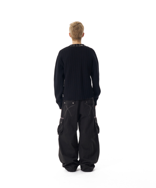 AAKAM（アーカム）の「Knee Pin-tuck Contrast Cargo Pants (Black)（その他パンツ・レディース・その他・1/2）」の9枚目の写真
