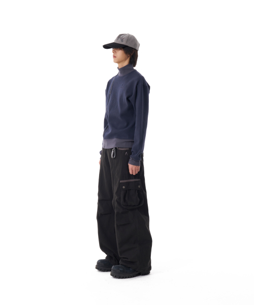 AAKAM（アーカム）の「Knee Pin-tuck Contrast Cargo Pants (Black)（その他パンツ・レディース・その他・1/2）」の10枚目の写真