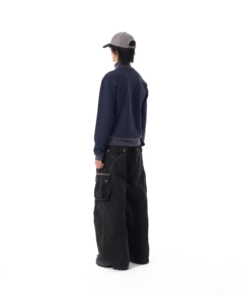 AAKAM（アーカム）の「Knee Pin-tuck Contrast Cargo Pants (Black)（その他パンツ・レディース・その他・1/2）」の11枚目の写真
