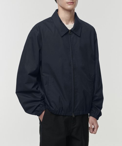 MUSINSA STANDARD（ムシンサスタンダード）の「コットンミニマルブルゾンジャケット[ネイビー]（ブルゾン・メンズ・その他・LARGE/X-LARGE/XX-LARGE/MEDIUM）」の2枚目の写真