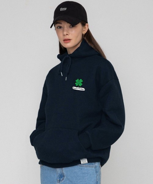 GRAVER（グレーバー）の「[ユニセックス]クローバーボードフードパーカー_ネイビー（パーカー・レディース・ネイビー・SMALL/MEDIUM/LARGE/X-LARGE）」の2枚目の写真