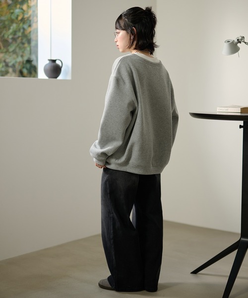LAULEN(ローレン)の「key neck layered logo sweat pullover /キーネックレイヤードロゴスウェットプルオーバー(スウェット・レディース・ブラウン/ネイビー/グレー/アイボリー・FREE)」の18枚目の写真