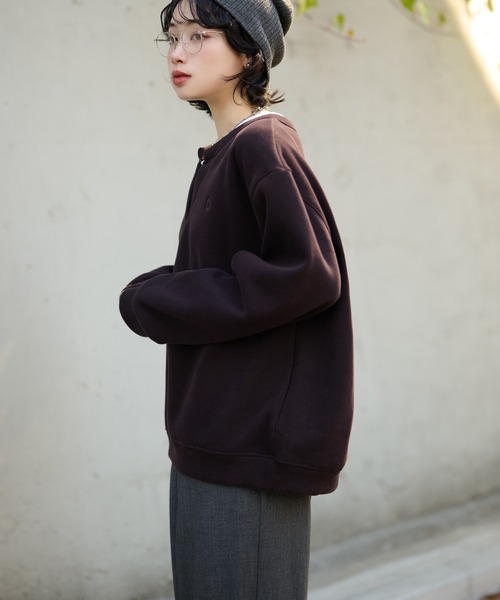 LAULEN(ローレン)の「key neck layered logo sweat pullover /キーネックレイヤードロゴスウェットプルオーバー(スウェット・レディース・ブラウン/ネイビー/グレー/アイボリー・FREE)」の13枚目の写真