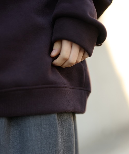 LAULEN(ローレン)の「key neck layered logo sweat pullover /キーネックレイヤードロゴスウェットプルオーバー(スウェット・レディース・ブラウン/ネイビー/グレー/アイボリー・FREE)」の5枚目の写真