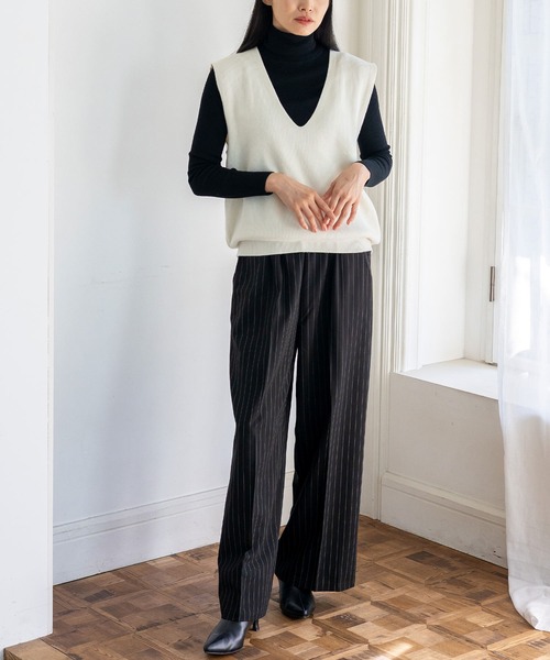 VitaFelice（ヴィータフェリーチェ）の「Vネックニットベスト（ベスト・レディース・アイボリー/ブラック/ブラウン/グレー・FREE）」の14枚目の写真