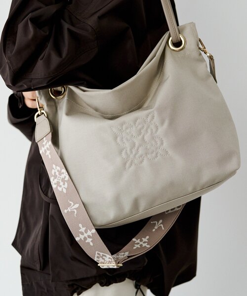 russet(ラシット)の「コーデュラナイロン3WAYトートバッグ(トートバッグ・レディース・ブラック/グレー/グレイッシュベージュ・FREE)」の13枚目の写真