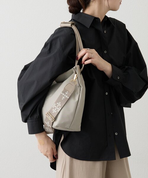 russet（ラシット）の「コーデュラナイロン3WAYトートバッグ（トートバッグ・レディース・ブラック/グレイッシュベージュ/グレー/ダークブラウン・FREE）」の9枚目の写真