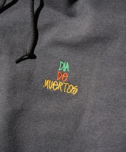 JERZEES（ジャージーズ）の「JERZEES ジャージーズ / "DIA DE MUERTOS"PULL HOODIE（パーカー・メンズ・チャコール/ホワイト・MEDIUM/LARGE/X-LARGE）」の20枚目の写真
