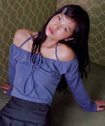 ヘイゼルフェミニンシャーリングトップ [ブルー]