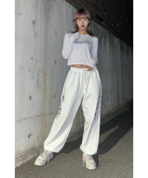 DXOH（ディソエイチ）の「スタックスローガンロゴウォーマークロップTシャツ[ホワイト]（Tシャツ/カットソー・レディース・その他・FREE）」の4枚目の写真