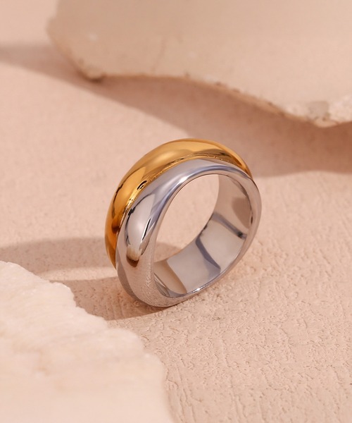 blackdia ocean(ブラックダイヤオーシャン)の「blackdia ocean バイカラー ボリュームリング(リング・レディース・シルバー×ゴールド・14号/12号)」の2枚目の写真