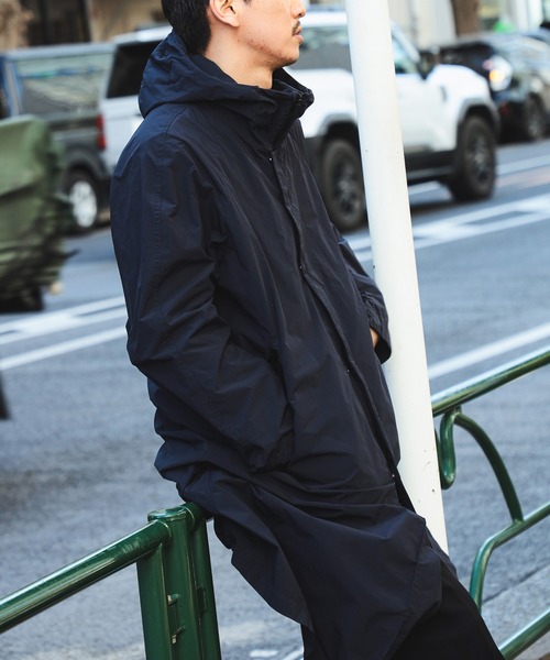 International Gallery BEAMS(インターナショナルギャラリービームス)の「QUATTROCCHI / ガーメントダイ フーデッド コート(その他アウター・メンズ・ネイビー/ブラウン・MEDIUM/LARGE)」の5枚目の写真