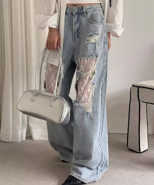 VIBGYOR Women（ヴィブジョー　ウィメン）の「【Mayree】レース ダメージ クラッシュ デニム バギーパンツ（デニムパンツ・レディース・ブルー・SMALL）」の4枚目の写真