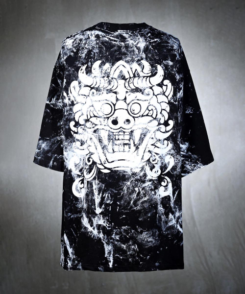 KIRTIMUKHA(キールティムカ)の「ロゴラフペインティングルーズフィット半袖Tシャツブラック(Tシャツ/カットソー・メンズ・その他・2/3)」の1枚目の写真