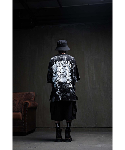 KIRTIMUKHA(キールティムカ)の「ロゴラフペインティングルーズフィット半袖Tシャツブラック(Tシャツ/カットソー・メンズ・その他・2/3)」の11枚目の写真