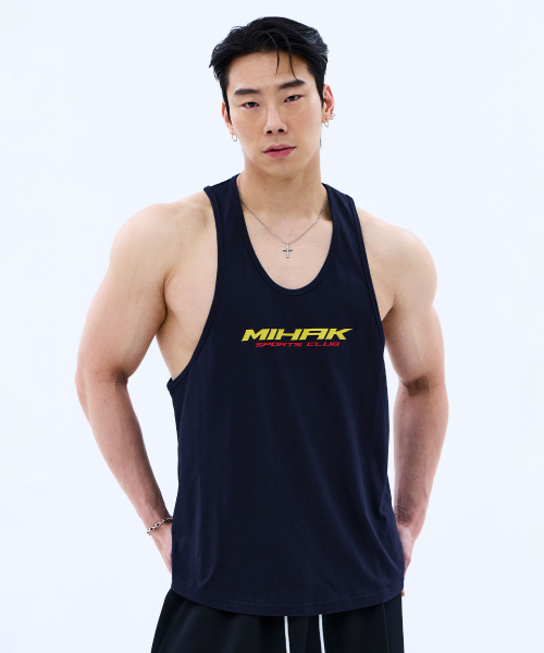 MIHAK(ミハク)の「スポンサー ロゴ ディープ スリーブレス (ネイビー)(Tシャツ/カットソー・メンズ・その他・1/2/3)」の1枚目の写真