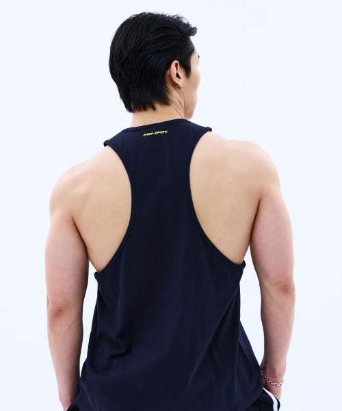 MIHAK(ミハク)の「スポンサー ロゴ ディープ スリーブレス (ネイビー)(Tシャツ/カットソー・メンズ・その他・1/2/3)」の3枚目の写真