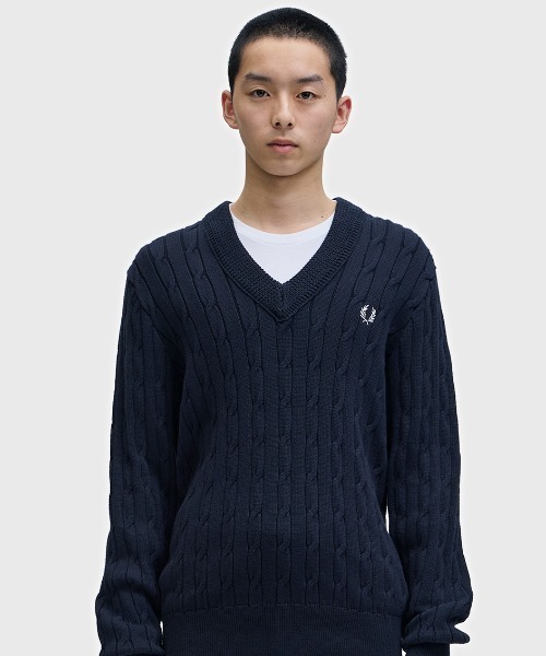 FRED PERRY(フレッドペリー)の「Cable Knit V-Neck Jumper/ケーブルニットVネックニット(ニット/セーター・メンズ・ネイビー・S/M/L)」の12枚目の写真
