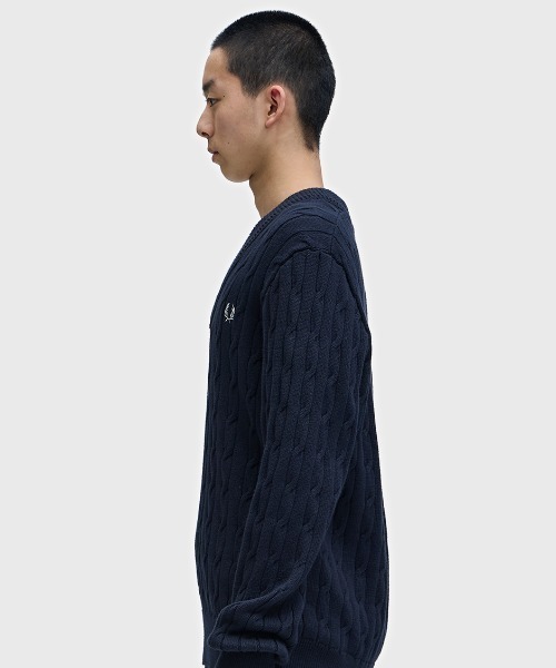 FRED PERRY(フレッドペリー)の「Cable Knit V-Neck Jumper/ケーブルニットVネックニット(ニット/セーター・メンズ・ネイビー・S/M/L)」の13枚目の写真